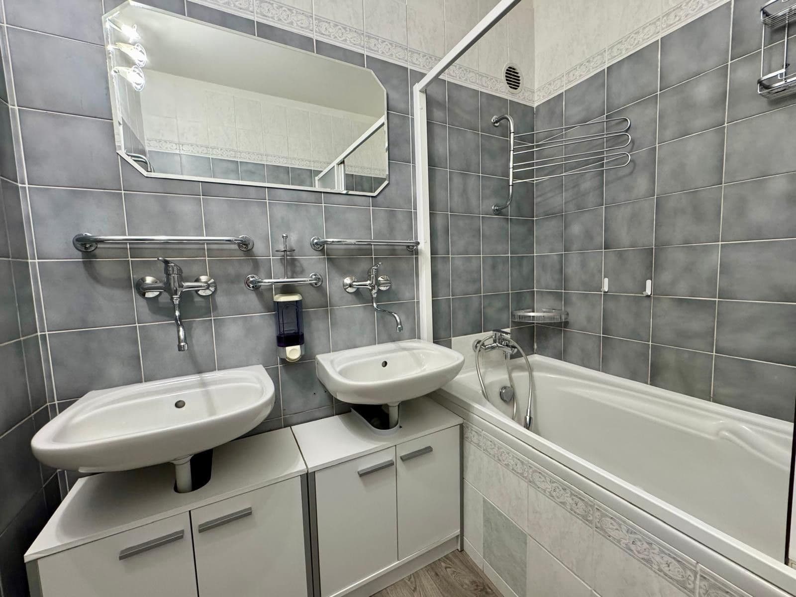 4 bedroom with open-plan kitchen flat to rent, 89 m², Turistická, Plzeň, Plzeňský Region 4 bedroom with open-plan kitchen flat to rent, 89 m², Turistická, Plzeň, Plzeňský Region