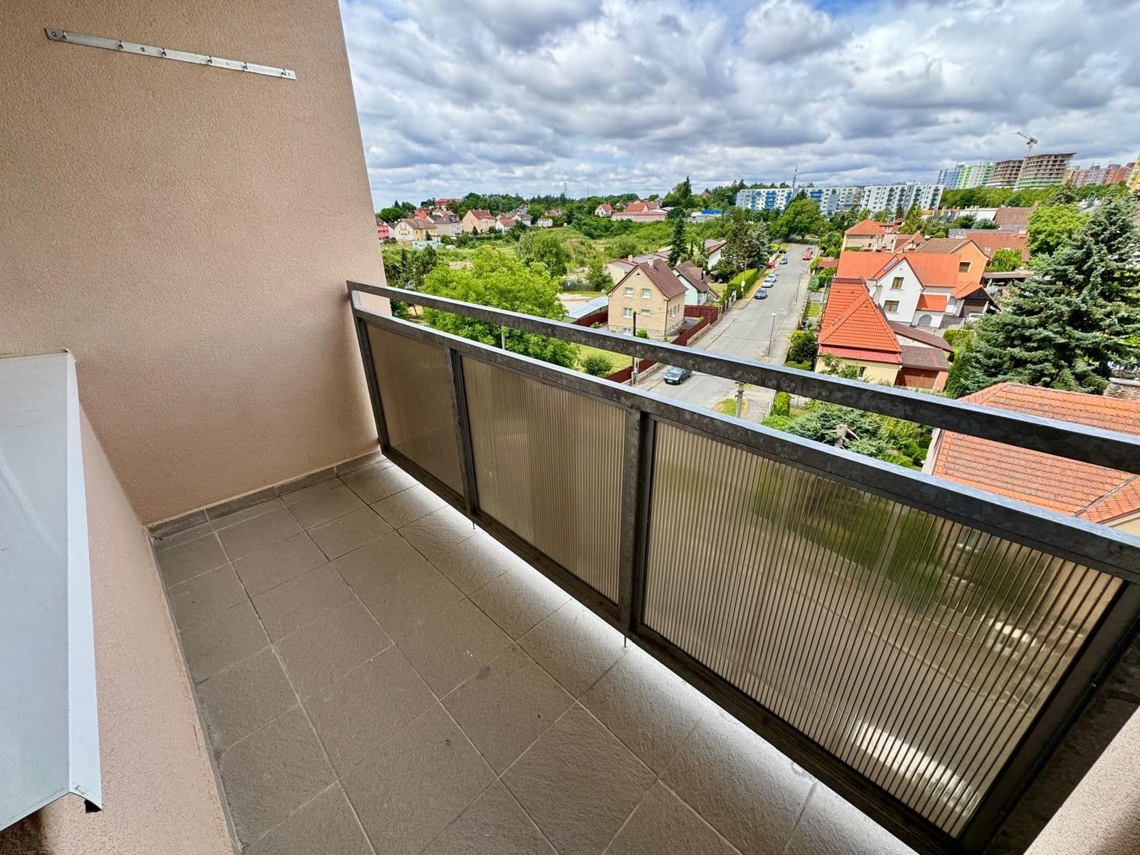 4 bedroom with open-plan kitchen flat to rent, 89 m², Turistická, Plzeň, Plzeňský Region 4 bedroom with open-plan kitchen flat to rent, 89 m², Turistická, Plzeň, Plzeňský Region