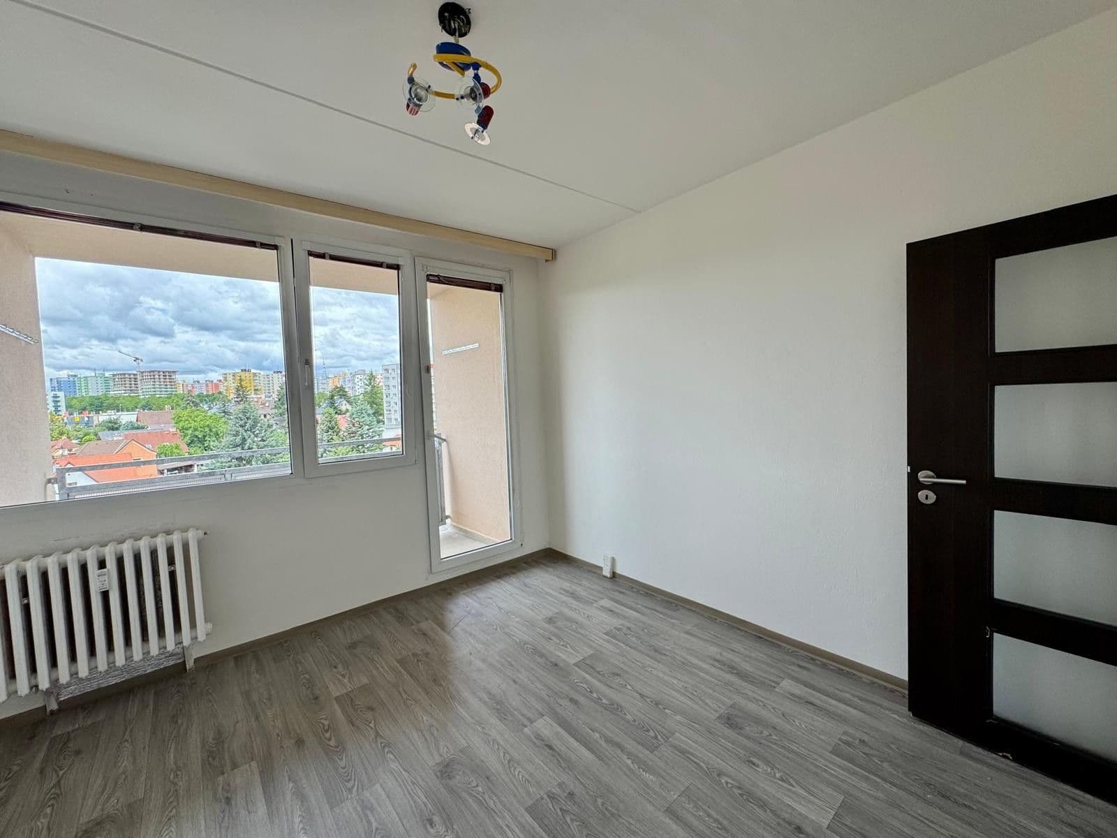 4 bedroom with open-plan kitchen flat to rent, 89 m², Turistická, Plzeň, Plzeňský Region 4 bedroom with open-plan kitchen flat to rent, 89 m², Turistická, Plzeň, Plzeňský Region