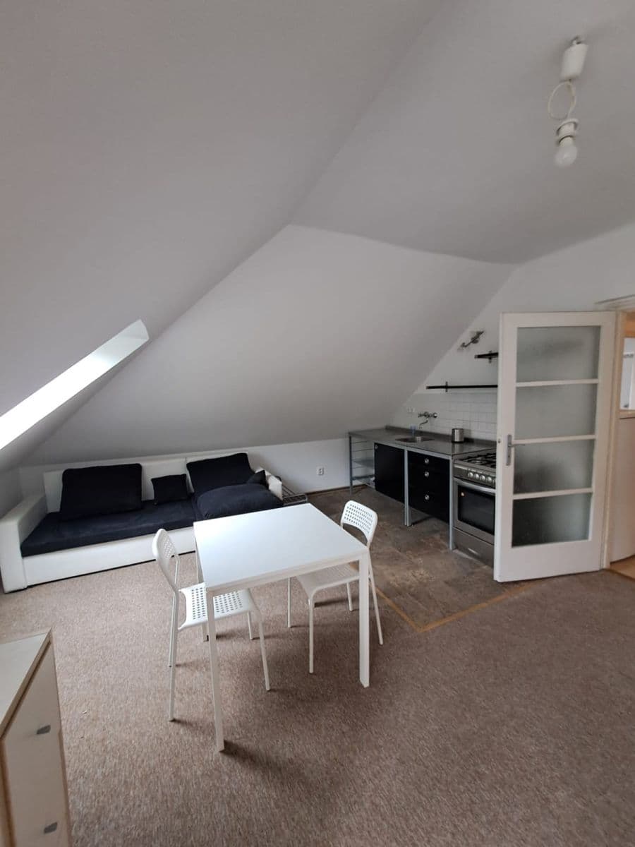 Studio flat to rent, 42 m², Kundratka, Prague, Prague Studio flat to rent, 42 m², Kundratka, Prague, Prague