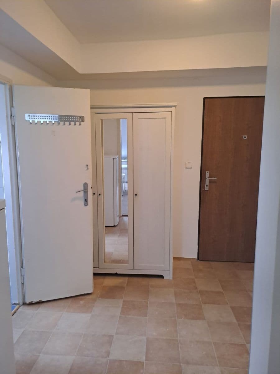 Studio flat to rent, 42 m², Kundratka, Prague, Prague Studio flat to rent, 42 m², Kundratka, Prague, Prague