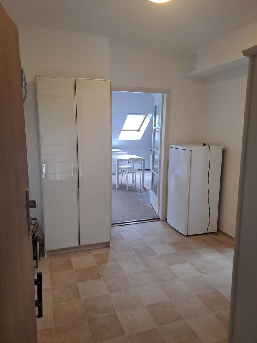 Studio flat to rent, 42 m², Kundratka, Prague, Prague Studio flat to rent, 42 m², Kundratka, Prague, Prague