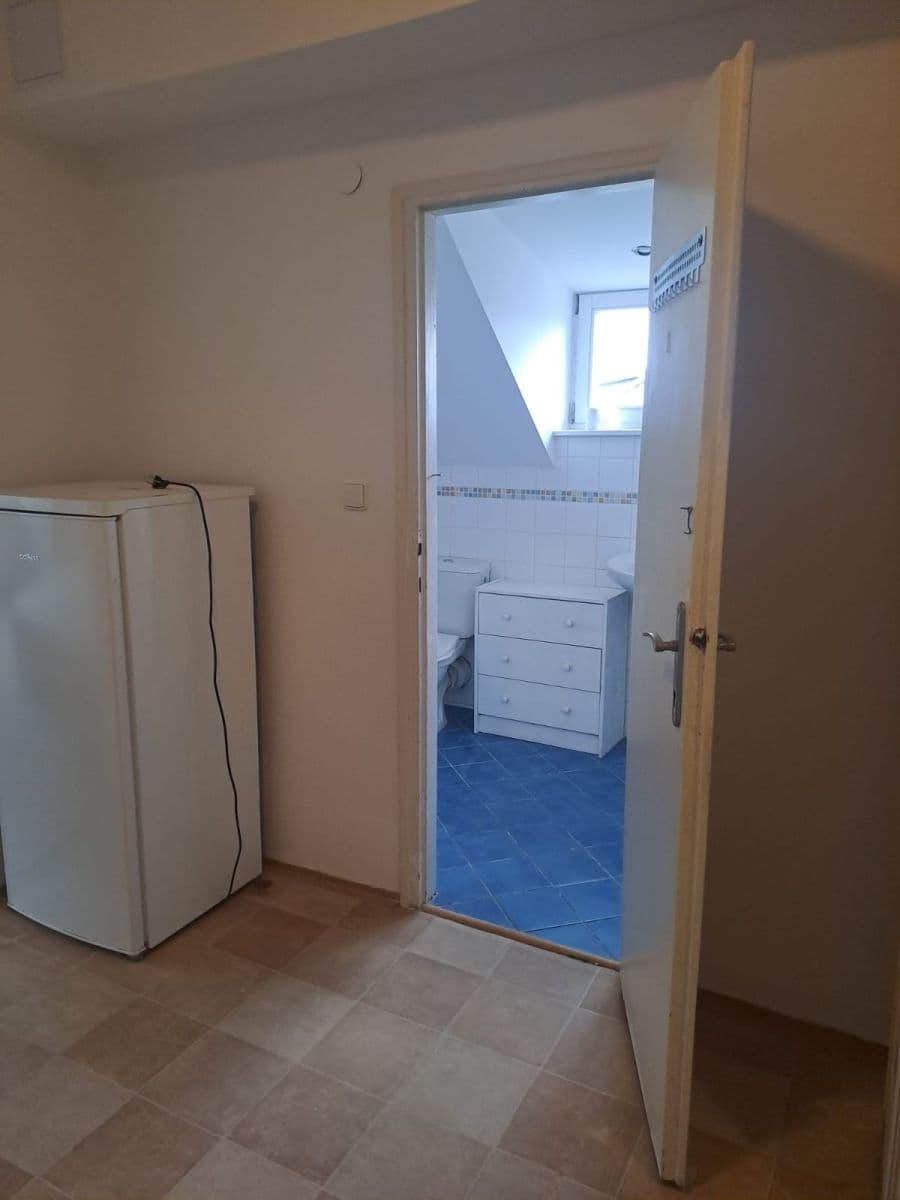 Studio flat to rent, 42 m², Kundratka, Prague, Prague Studio flat to rent, 42 m², Kundratka, Prague, Prague