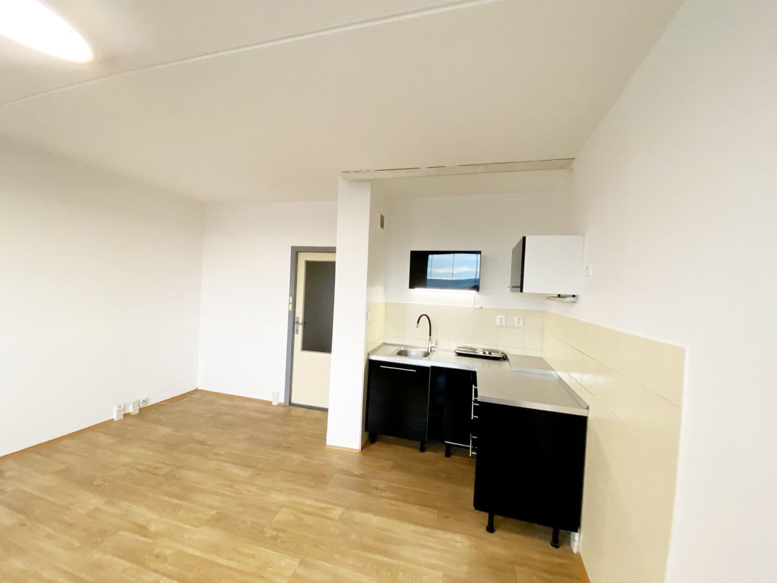 1 bedroom with open-plan kitchen flat to rent, 45 m², Vazovova, Prague, Prague 1 bedroom with open-plan kitchen flat to rent, 45 m², Vazovova, Prague, Prague