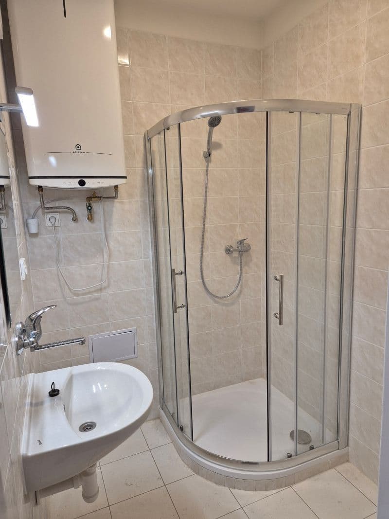 1 bedroom with open-plan kitchen flat to rent, 52 m², Střední, Brno, Jihomoravský Region 1 bedroom with open-plan kitchen flat to rent, 52 m², Střední, Brno, Jihomoravský Region