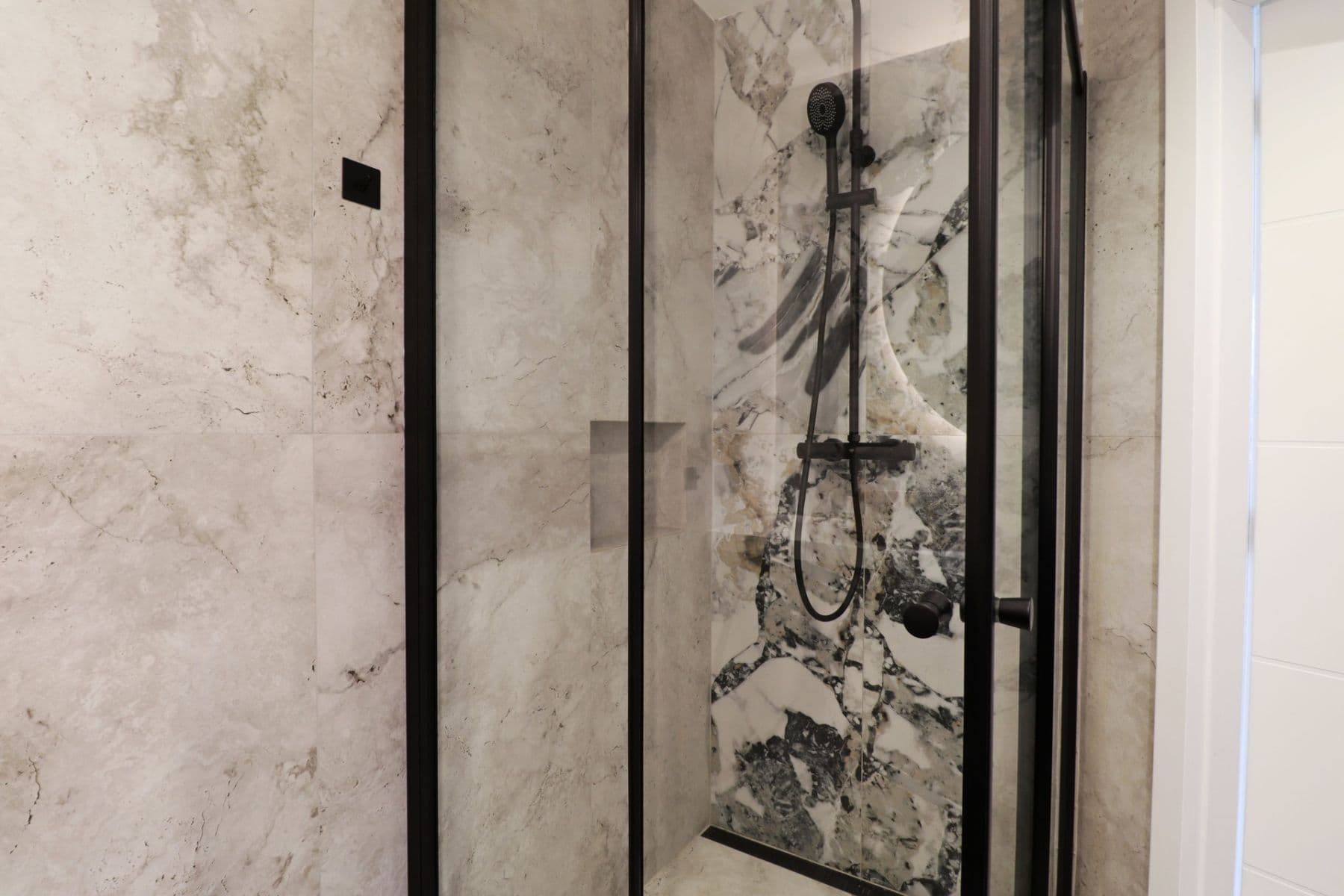 1 bedroom with open-plan kitchen flat to rent, 43 m², Kurčatovova, Prague, Prague 1 bedroom with open-plan kitchen flat to rent, 43 m², Kurčatovova, Prague, Prague