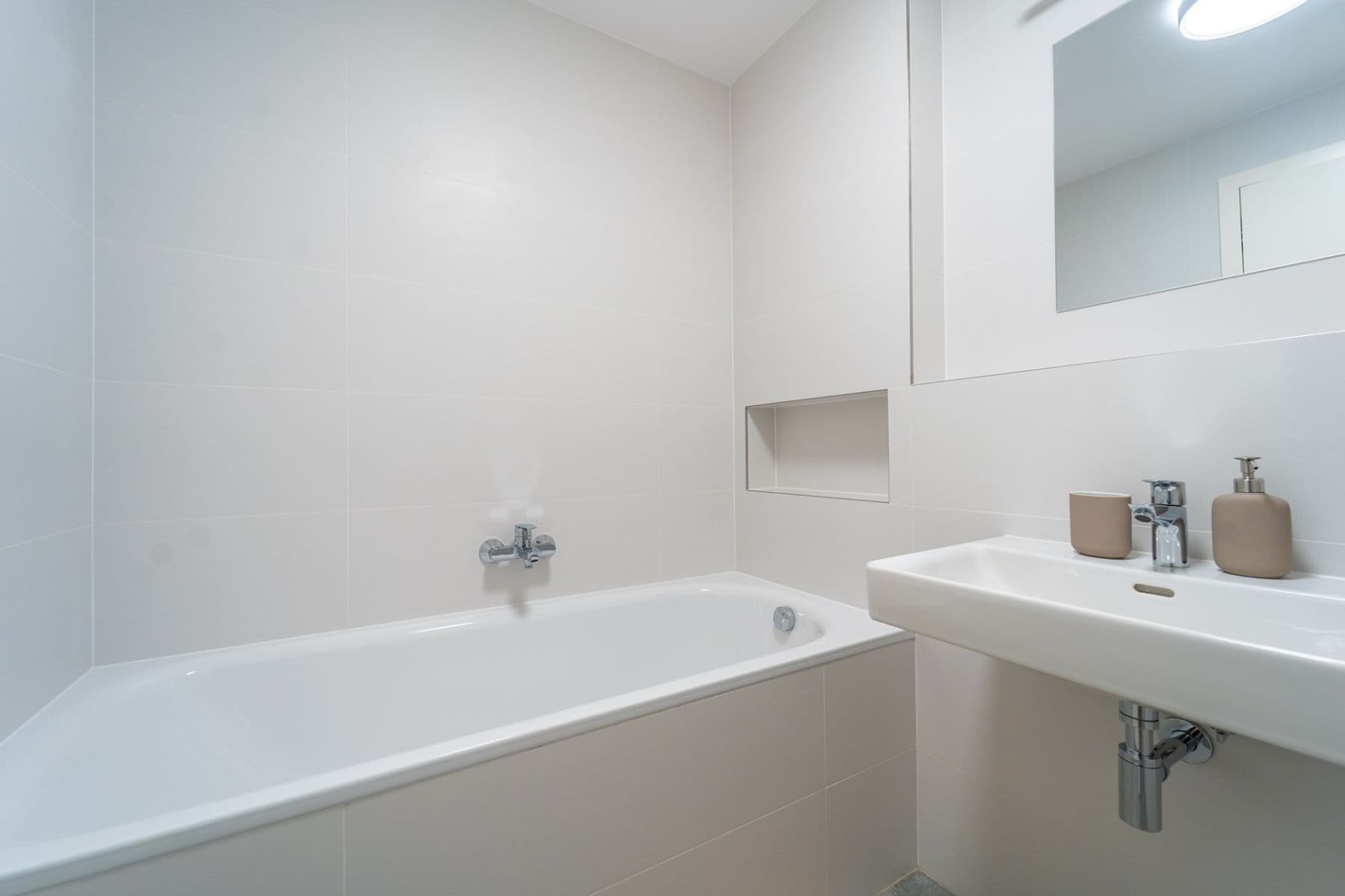 1 bedroom with open-plan kitchen flat to rent, 59 m², U Komína, Prague, Prague 1 bedroom with open-plan kitchen flat to rent, 59 m², U Komína, Prague, Prague