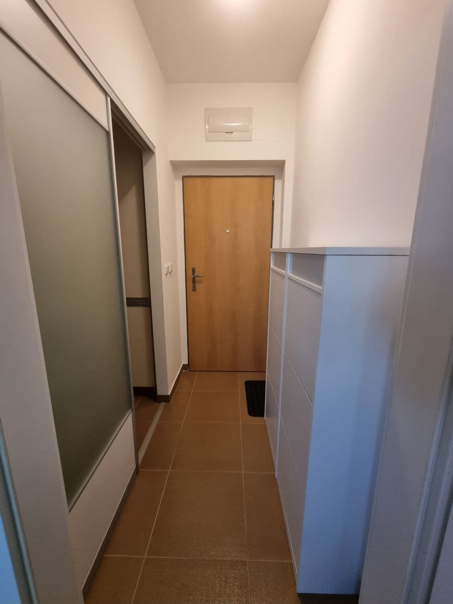 Studio flat to rent, 35 m², Habrová, Měšice, Středočeský Region Studio flat to rent, 35 m², Habrová, Měšice, Středočeský Region