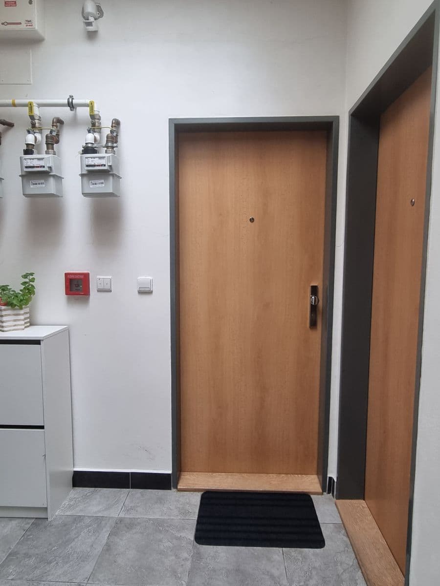 Studio flat to rent, 35 m², Habrová, Měšice, Středočeský Region Studio flat to rent, 35 m², Habrová, Měšice, Středočeský Region