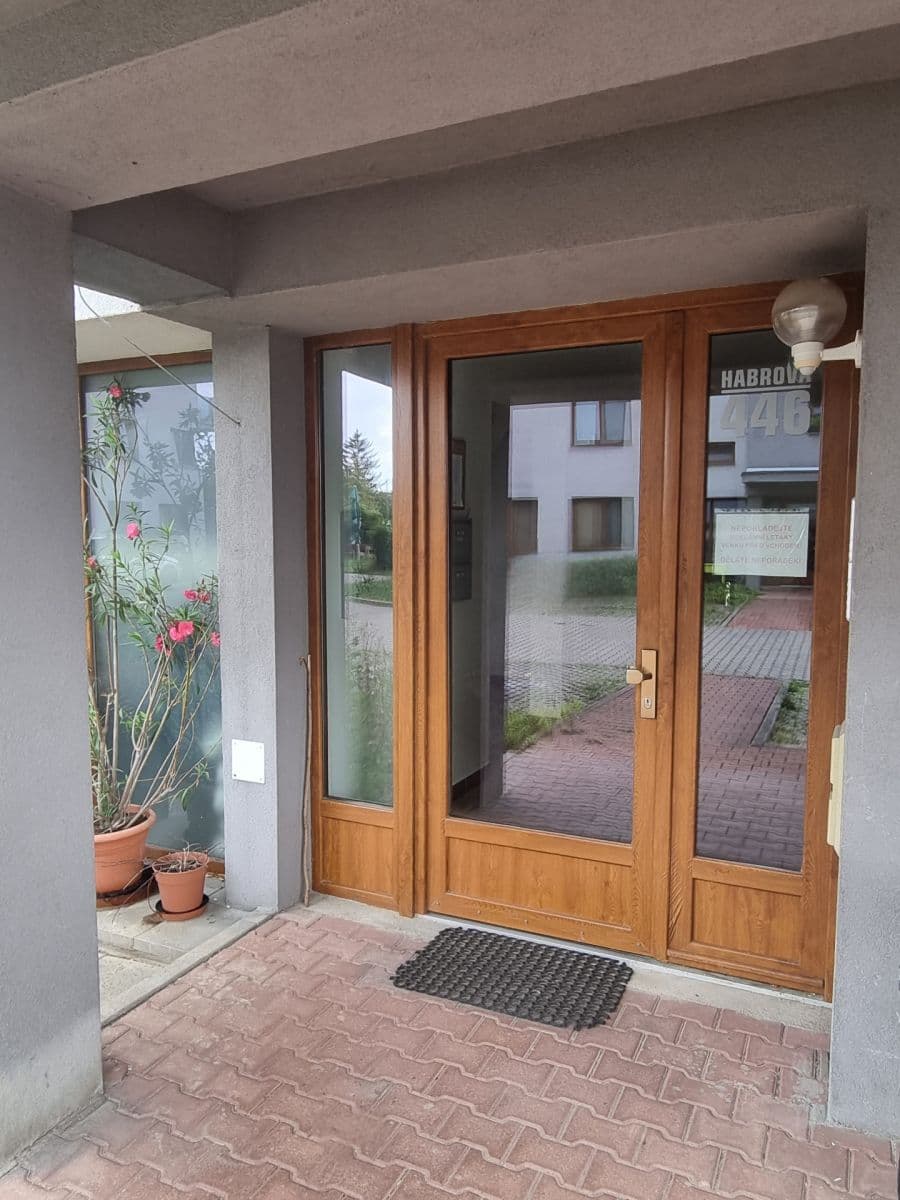 Studio flat to rent, 35 m², Habrová, Měšice, Středočeský Region Studio flat to rent, 35 m², Habrová, Měšice, Středočeský Region