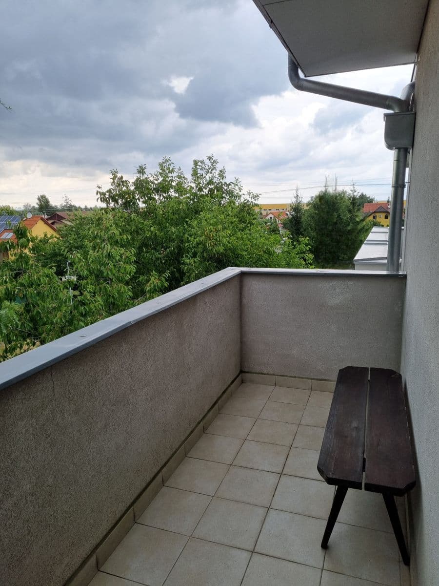 Studio flat to rent, 35 m², Habrová, Měšice, Středočeský Region Studio flat to rent, 35 m², Habrová, Měšice, Středočeský Region