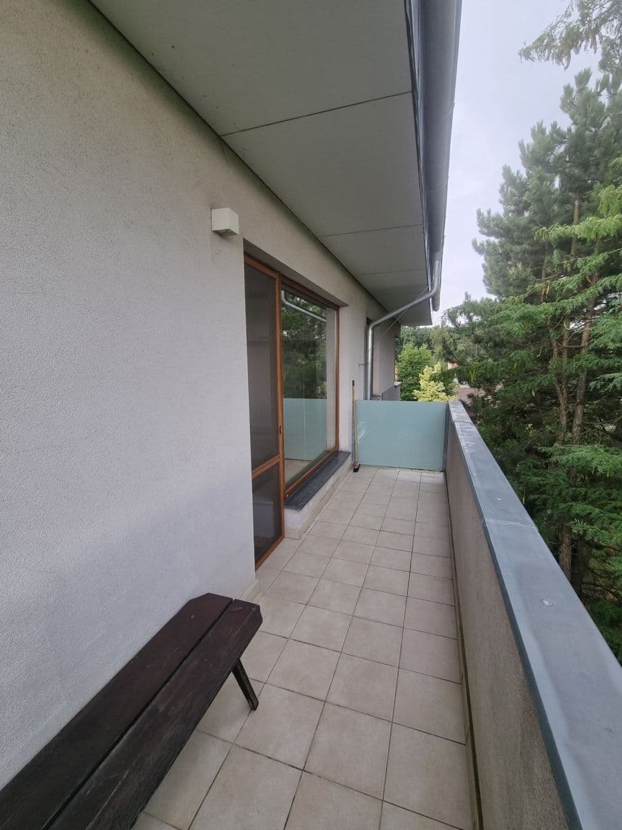 Studio flat to rent, 35 m², Habrová, Měšice, Středočeský Region Studio flat to rent, 35 m², Habrová, Měšice, Středočeský Region