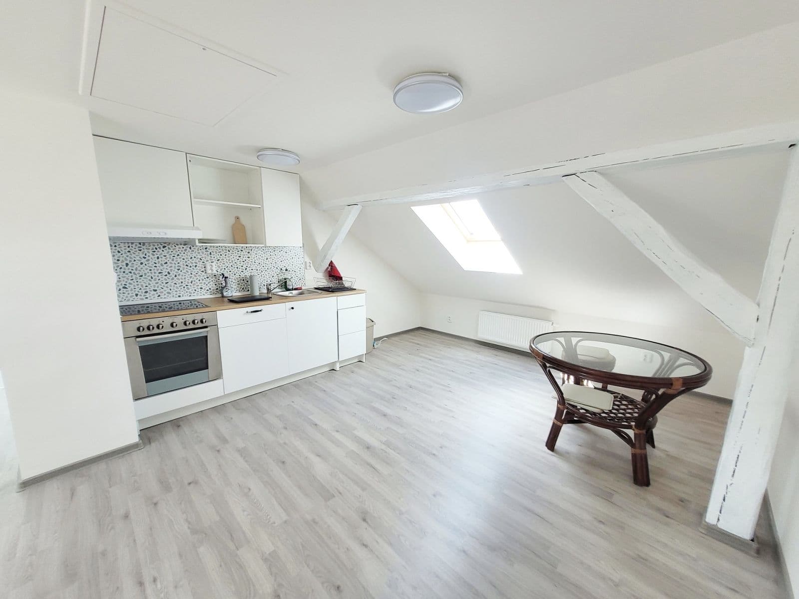 Studio flat to rent, 40 m², Sportovní, Kladno, Středočeský Region Studio flat to rent, 40 m², Sportovní, Kladno, Středočeský Region