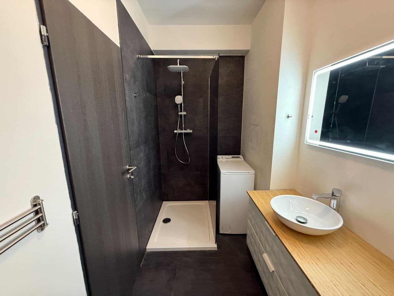 1 bedroom with open-plan kitchen flat for sale, 46 m², Pelušková, Prague, Prague 1 bedroom with open-plan kitchen flat for sale, 46 m², Pelušková, Prague, Prague