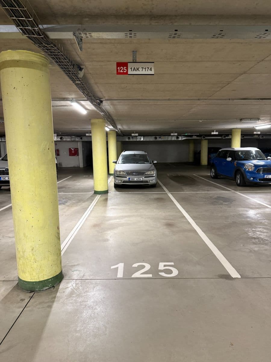 1 bedroom with open-plan kitchen flat for sale, 46 m², Pelušková, Prague, Prague 1 bedroom with open-plan kitchen flat for sale, 46 m², Pelušková, Prague, Prague