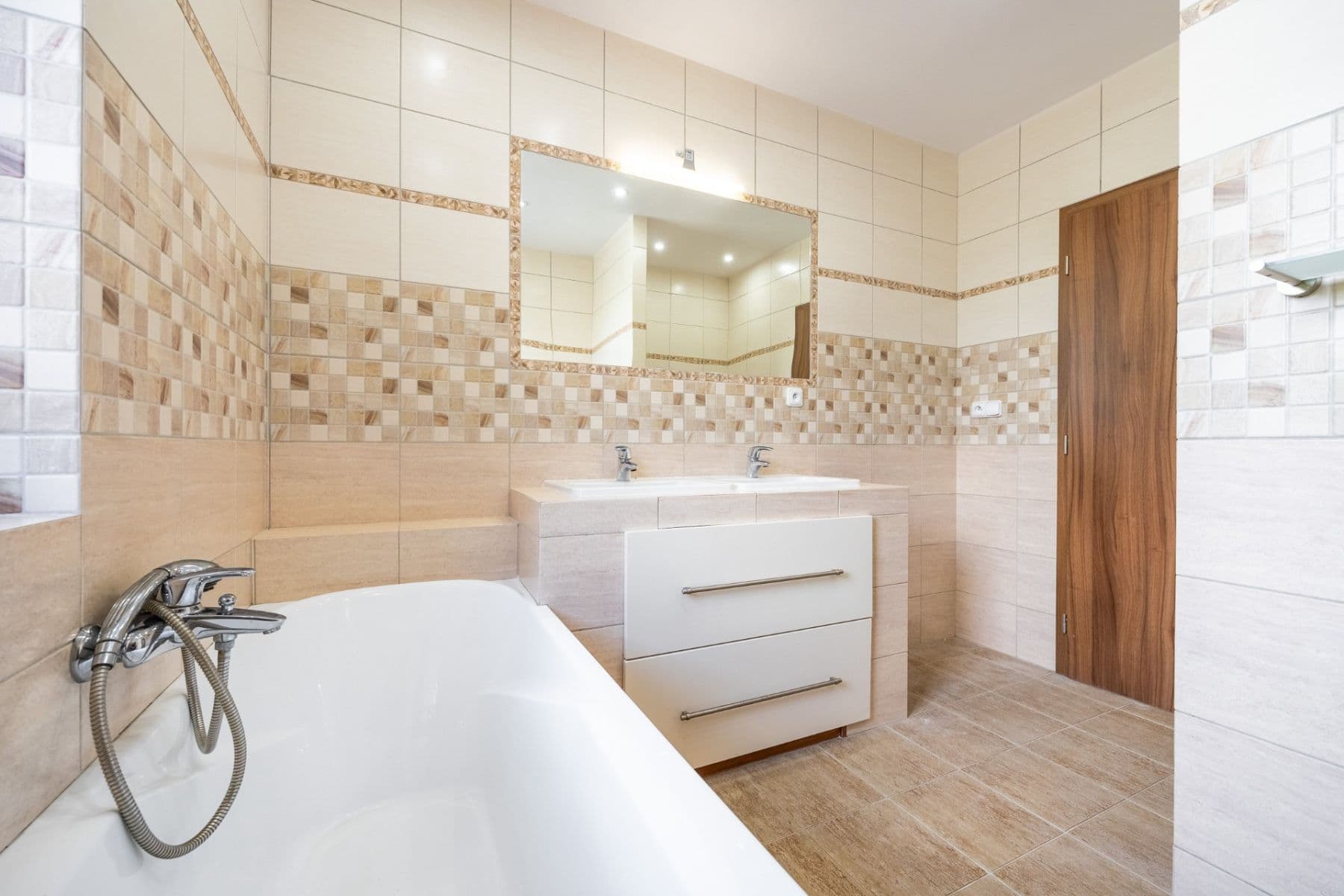 house for sale, 122 m², U brůdku, Lužná, Středočeský Region house for sale, 122 m², U brůdku, Lužná, Středočeský Region