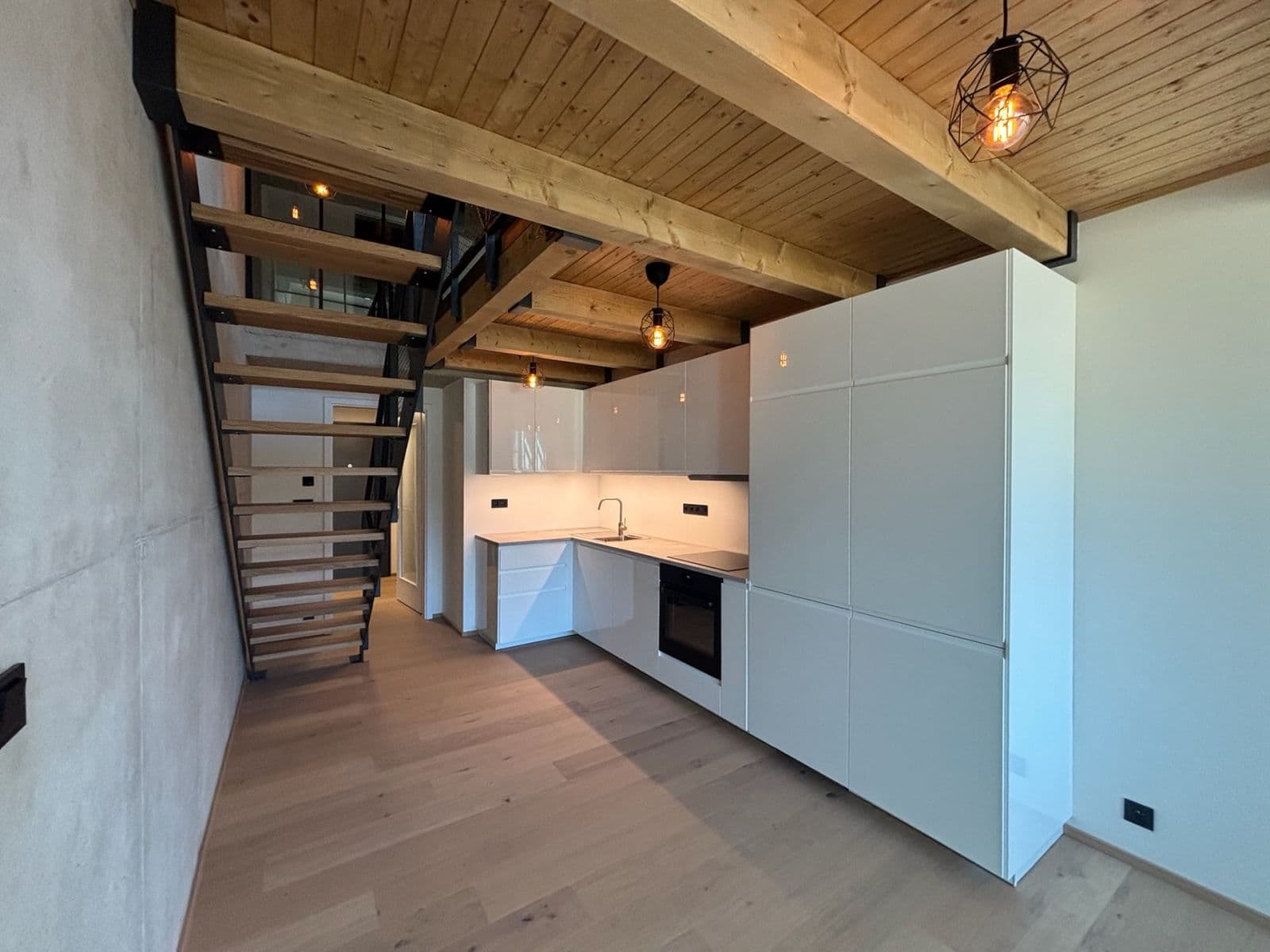 2 bedroom with open-plan kitchen flat to rent, 66 m², Kolbenova, Prague, Prague 2 bedroom with open-plan kitchen flat to rent, 66 m², Kolbenova, Prague, Prague