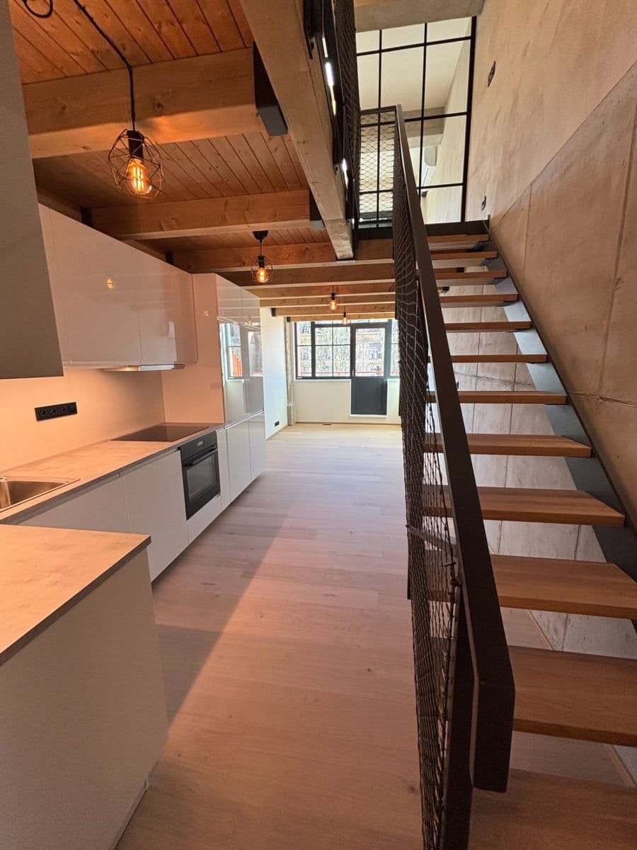 2 bedroom with open-plan kitchen flat to rent, 66 m², Kolbenova, Prague, Prague 2 bedroom with open-plan kitchen flat to rent, 66 m², Kolbenova, Prague, Prague