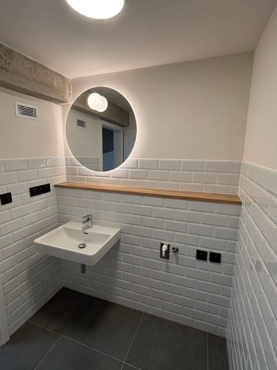 2 bedroom with open-plan kitchen flat to rent, 66 m², Kolbenova, Prague, Prague 2 bedroom with open-plan kitchen flat to rent, 66 m², Kolbenova, Prague, Prague