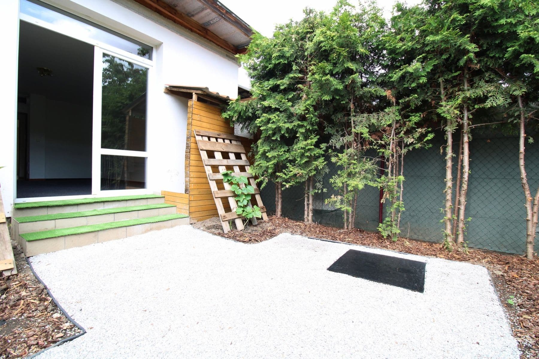 house to rent, 72 m², Na Poříčí, Králův Dvůr, Středočeský Region house to rent, 72 m², Na Poříčí, Králův Dvůr, Středočeský Region