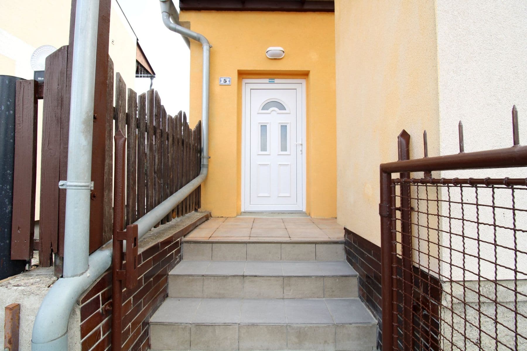 house to rent, 72 m², Na Poříčí, Králův Dvůr, Středočeský Region house to rent, 72 m², Na Poříčí, Králův Dvůr, Středočeský Region