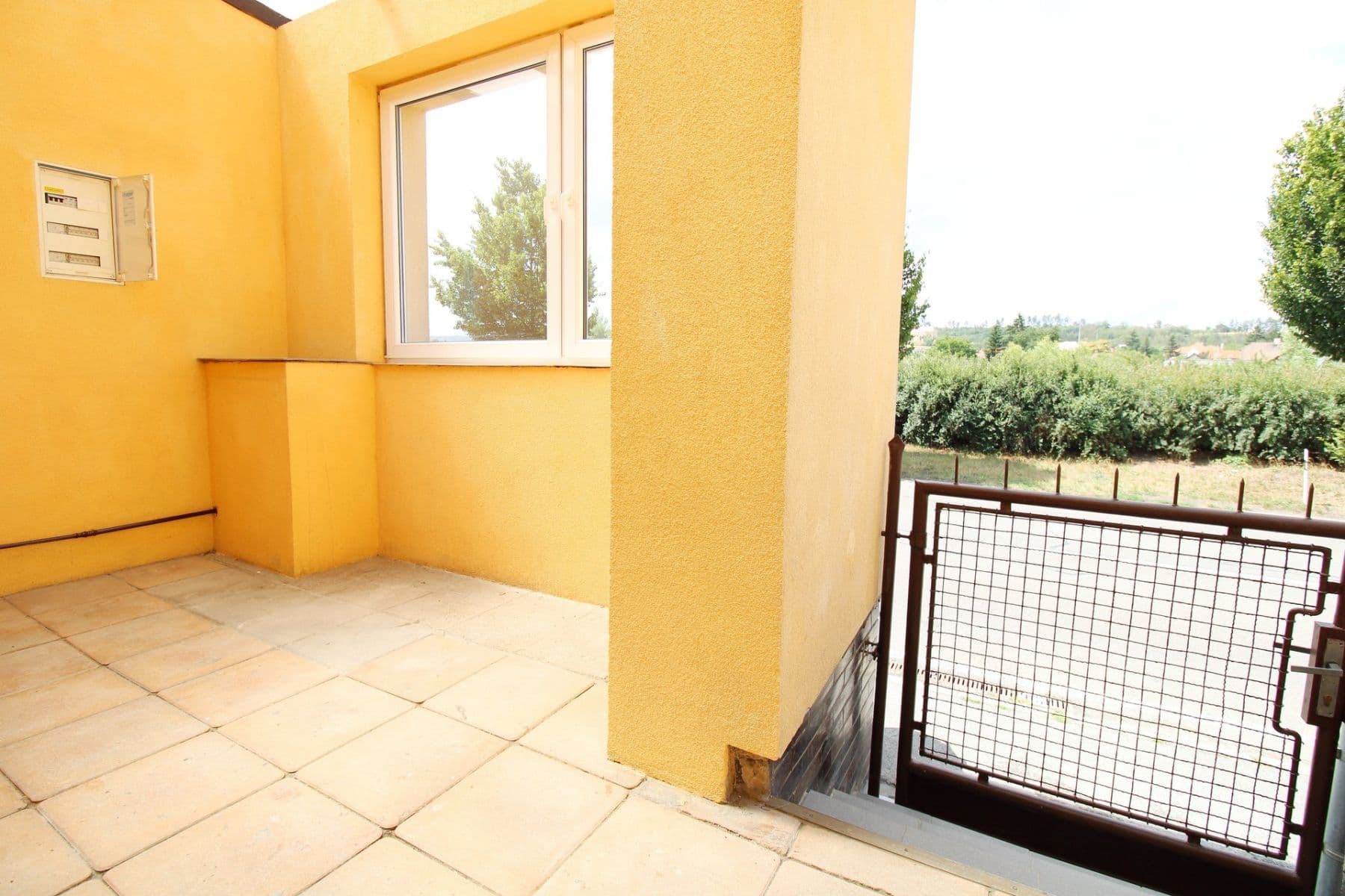 house to rent, 72 m², Na Poříčí, Králův Dvůr, Středočeský Region house to rent, 72 m², Na Poříčí, Králův Dvůr, Středočeský Region