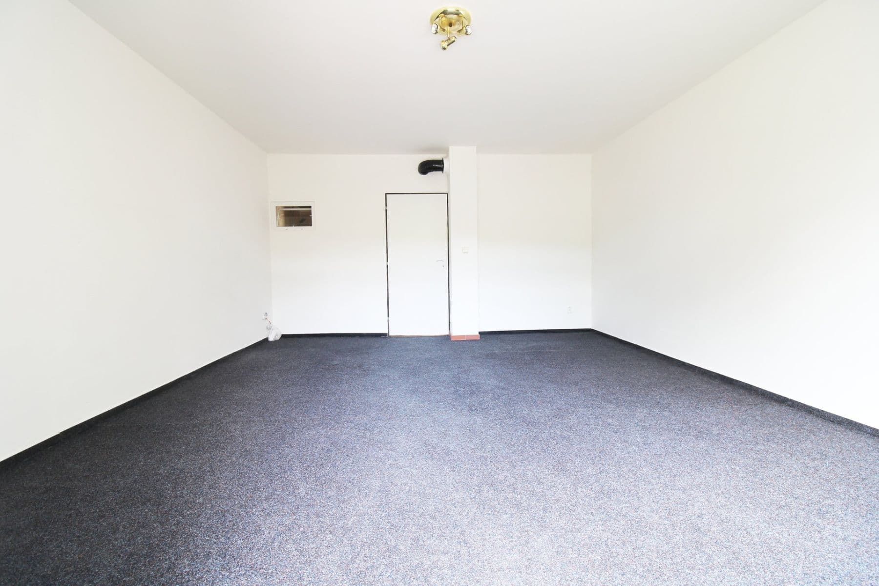 house to rent, 72 m², Na Poříčí, Králův Dvůr, Středočeský Region house to rent, 72 m², Na Poříčí, Králův Dvůr, Středočeský Region