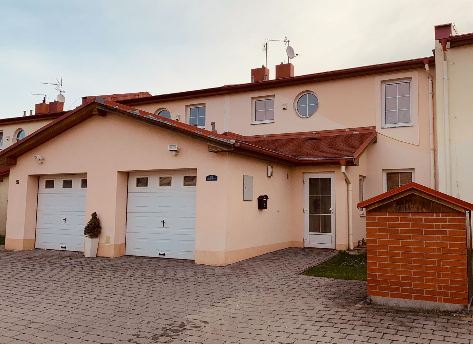 house for sale, 100 m², Na Skalce, Popovičky, Středočeský Region house for sale, 100 m², Na Skalce, Popovičky, Středočeský Region