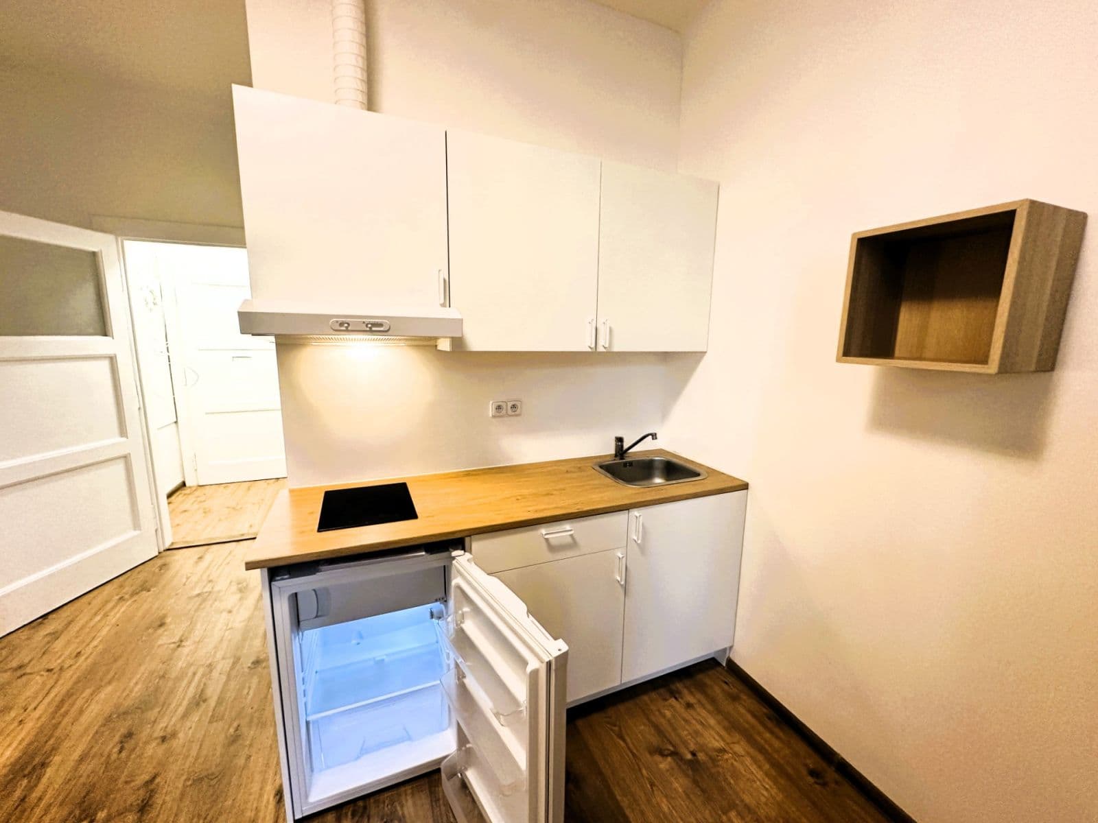 Studio flat to rent, 25 m², Slezská, Prague, Prague Studio flat to rent, 25 m², Slezská, Prague, Prague