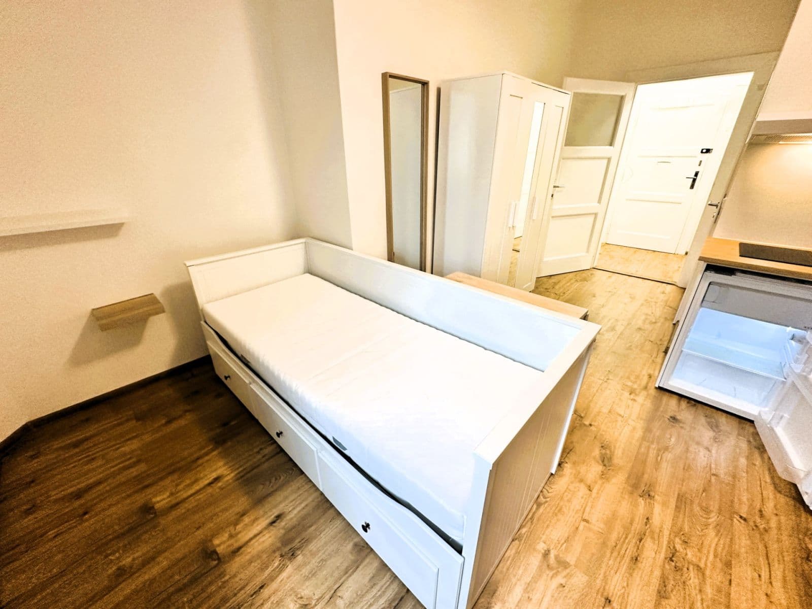Studio flat to rent, 25 m², Slezská, Prague, Prague Studio flat to rent, 25 m², Slezská, Prague, Prague