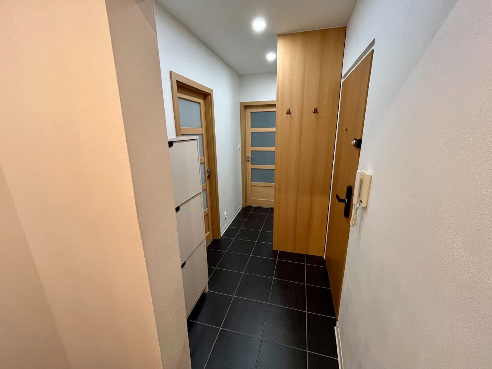 3 bedroom with open-plan kitchen flat to rent, 81 m², Písečná, Prague, Prague 3 bedroom with open-plan kitchen flat to rent, 81 m², Písečná, Prague, Prague