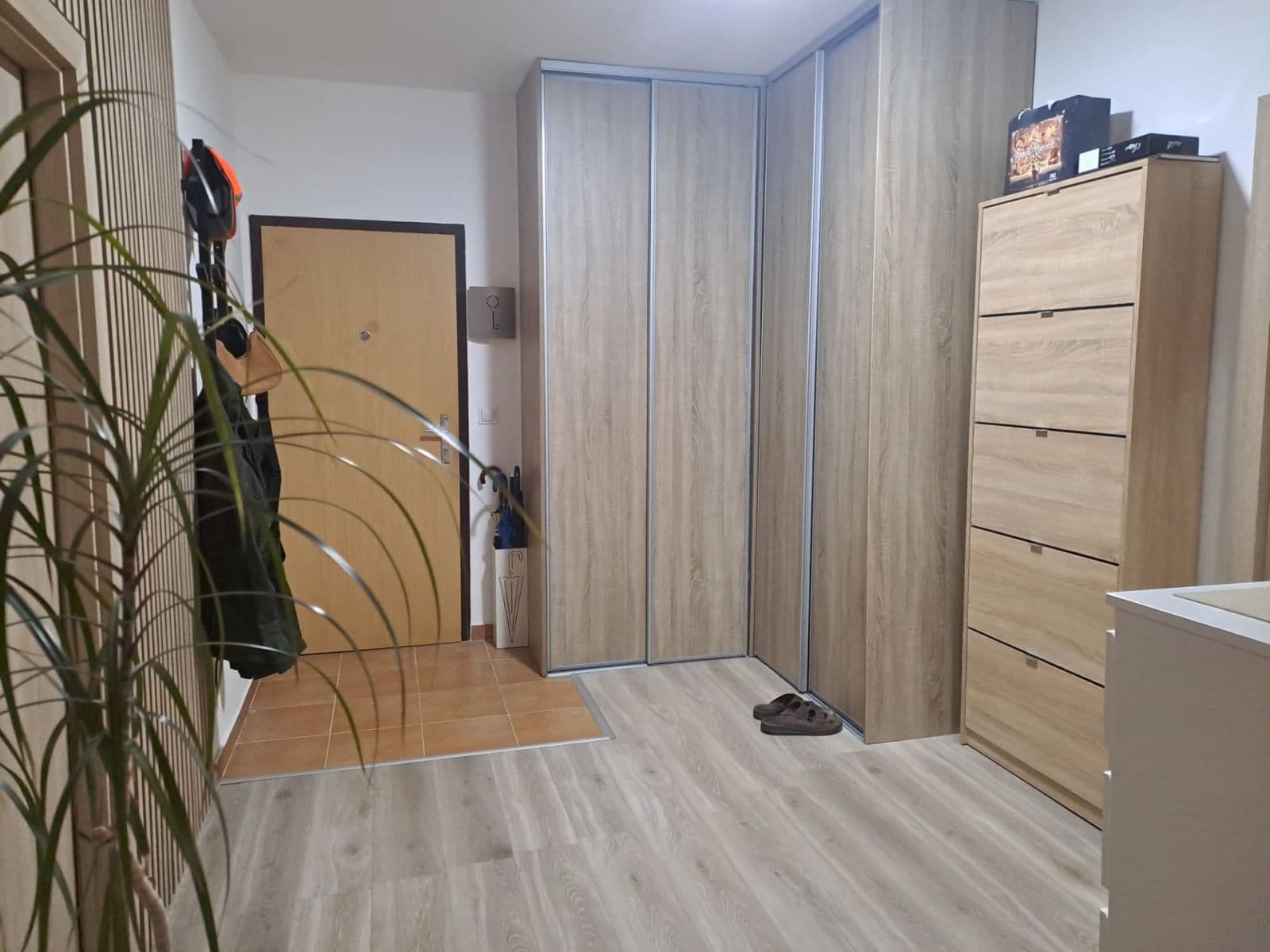 4 bedroom flat for sale, 78 m², Jedľová, Vrakuňa, Bratislavský Region 4 bedroom flat for sale, 78 m², Jedľová, Vrakuňa, Bratislavský Region