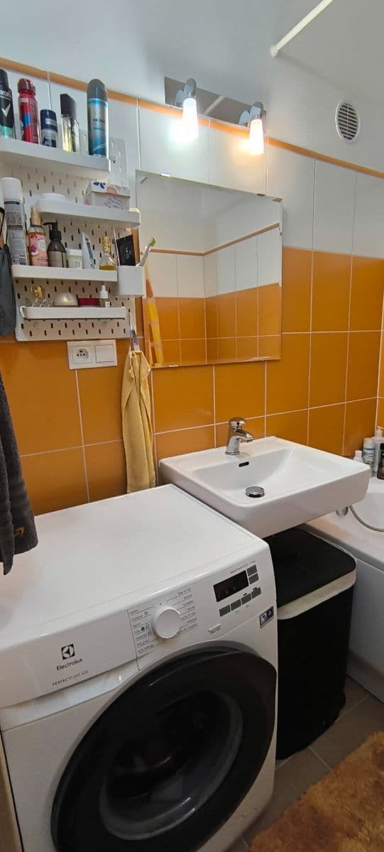 4 bedroom flat for sale, 78 m², Jedľová, Vrakuňa, Bratislavský Region 4 bedroom flat for sale, 78 m², Jedľová, Vrakuňa, Bratislavský Region