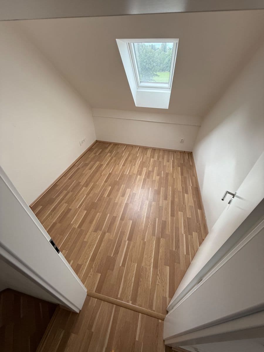 3 bedroom with open-plan kitchen flat to rent, 96 m², Habrová, Plzeň, Plzeňský Region 3 bedroom with open-plan kitchen flat to rent, 96 m², Habrová, Plzeň, Plzeňský Region