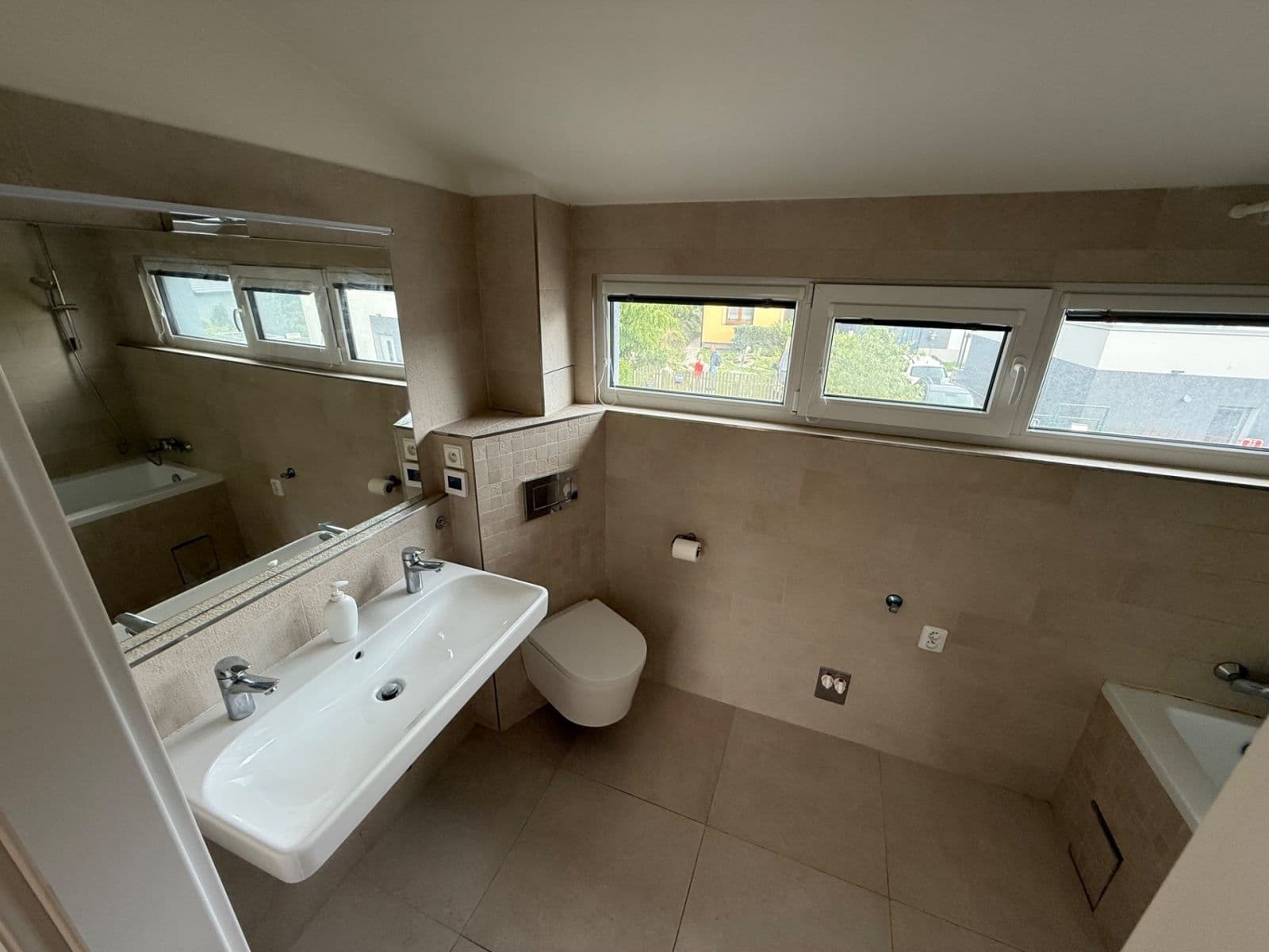 3 bedroom with open-plan kitchen flat to rent, 96 m², Habrová, Plzeň, Plzeňský Region 3 bedroom with open-plan kitchen flat to rent, 96 m², Habrová, Plzeň, Plzeňský Region