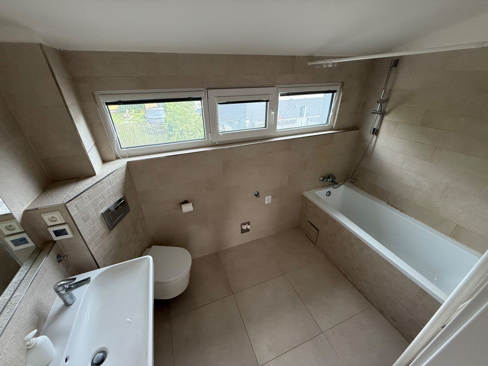 3 bedroom with open-plan kitchen flat to rent, 96 m², Habrová, Plzeň, Plzeňský Region 3 bedroom with open-plan kitchen flat to rent, 96 m², Habrová, Plzeň, Plzeňský Region