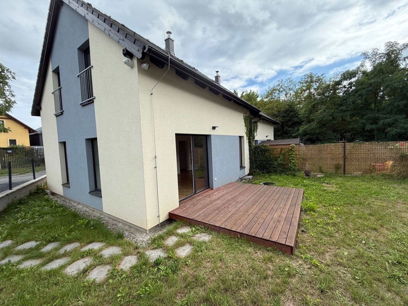 3 bedroom with open-plan kitchen flat to rent, 96 m², Habrová, Plzeň, Plzeňský Region 3 bedroom with open-plan kitchen flat to rent, 96 m², Habrová, Plzeň, Plzeňský Region