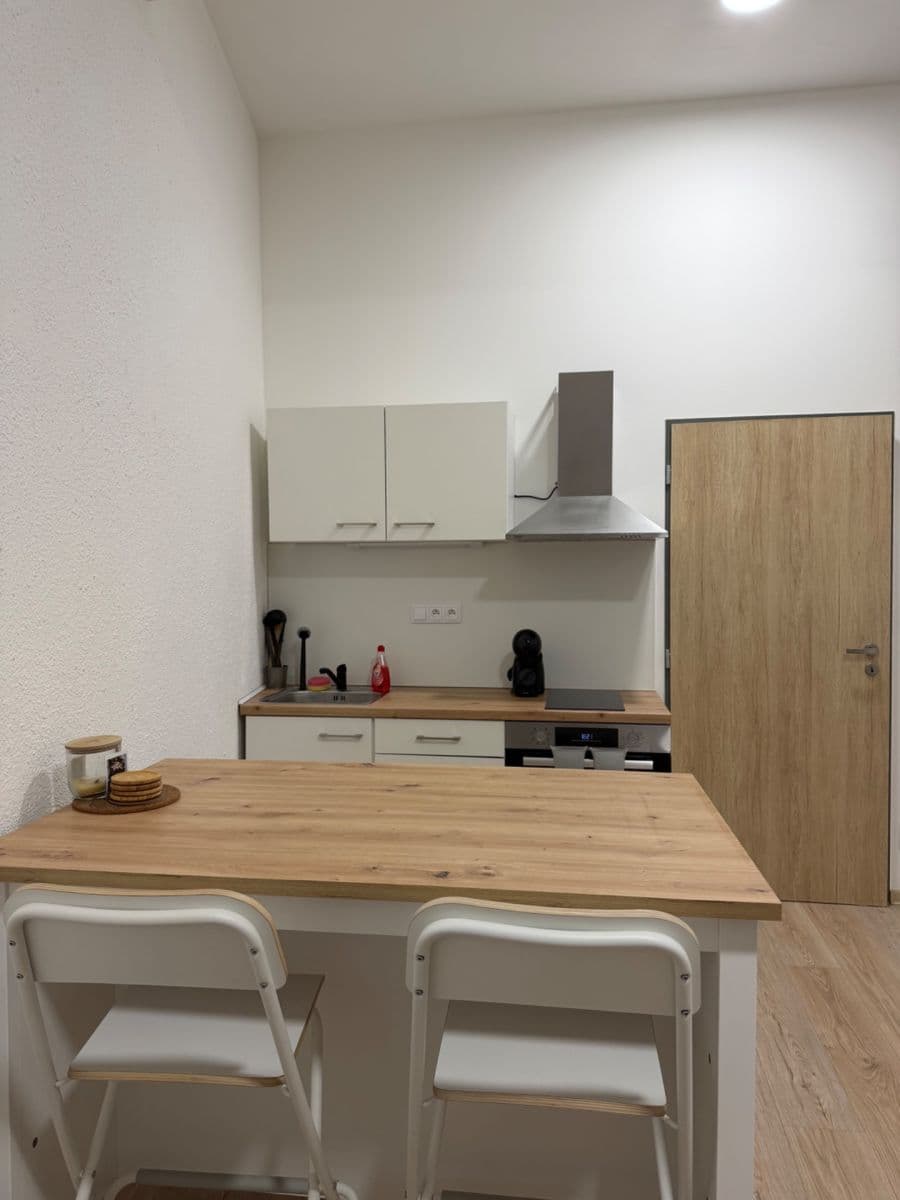 Studio flat to rent, 35 m², Koliště, Brno, Jihomoravský Region Studio flat to rent, 35 m², Koliště, Brno, Jihomoravský Region