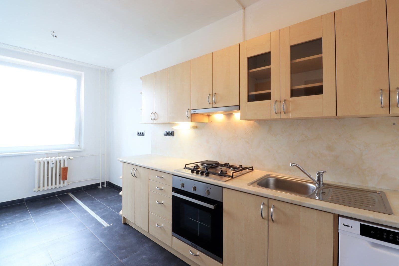 3 bedroom flat to rent, 82 m², Platónova, Prague, Prague 3 bedroom flat to rent, 82 m², Platónova, Prague, Prague