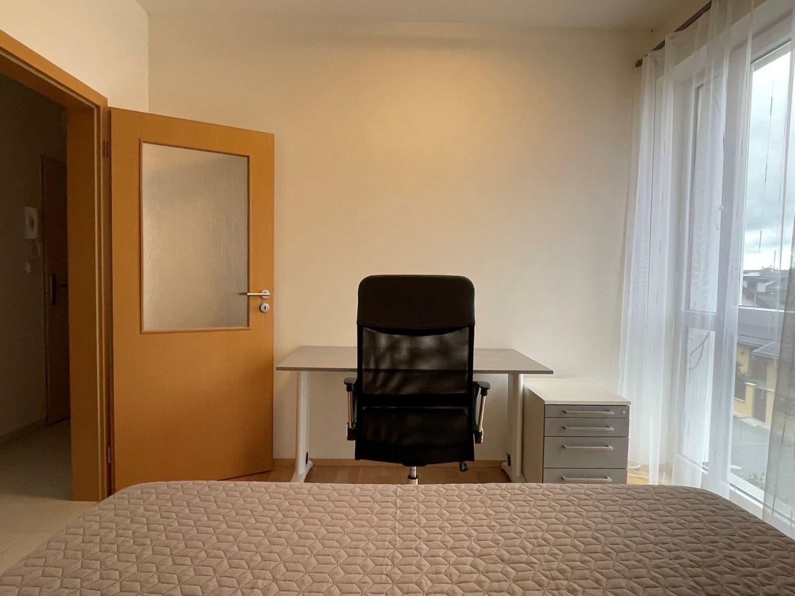 1 bedroom with open-plan kitchen flat to rent, 62 m², Cedrová, Jesenice, Středočeský Region 1 bedroom with open-plan kitchen flat to rent, 62 m², Cedrová, Jesenice, Středočeský Region