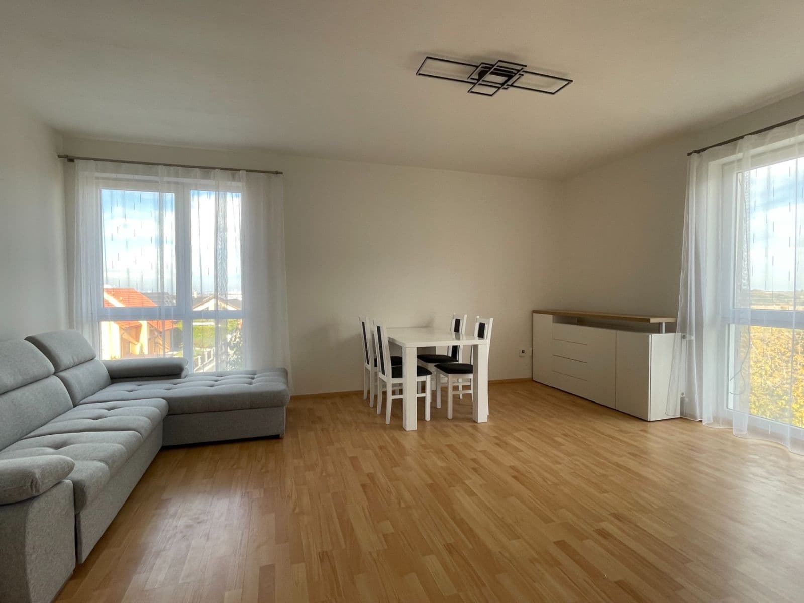 1 bedroom with open-plan kitchen flat to rent, 62 m², Cedrová, Jesenice, Středočeský Region 1 bedroom with open-plan kitchen flat to rent, 62 m², Cedrová, Jesenice, Středočeský Region