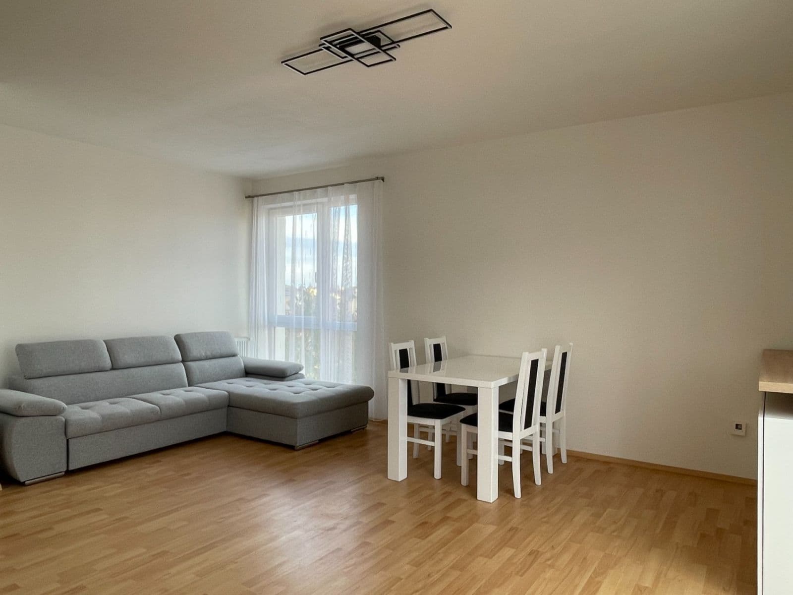 1 bedroom with open-plan kitchen flat to rent, 62 m², Cedrová, Jesenice, Středočeský Region 1 bedroom with open-plan kitchen flat to rent, 62 m², Cedrová, Jesenice, Středočeský Region