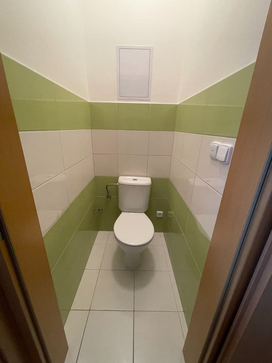 1 bedroom with open-plan kitchen flat to rent, 62 m², Cedrová, Jesenice, Středočeský Region 1 bedroom with open-plan kitchen flat to rent, 62 m², Cedrová, Jesenice, Středočeský Region