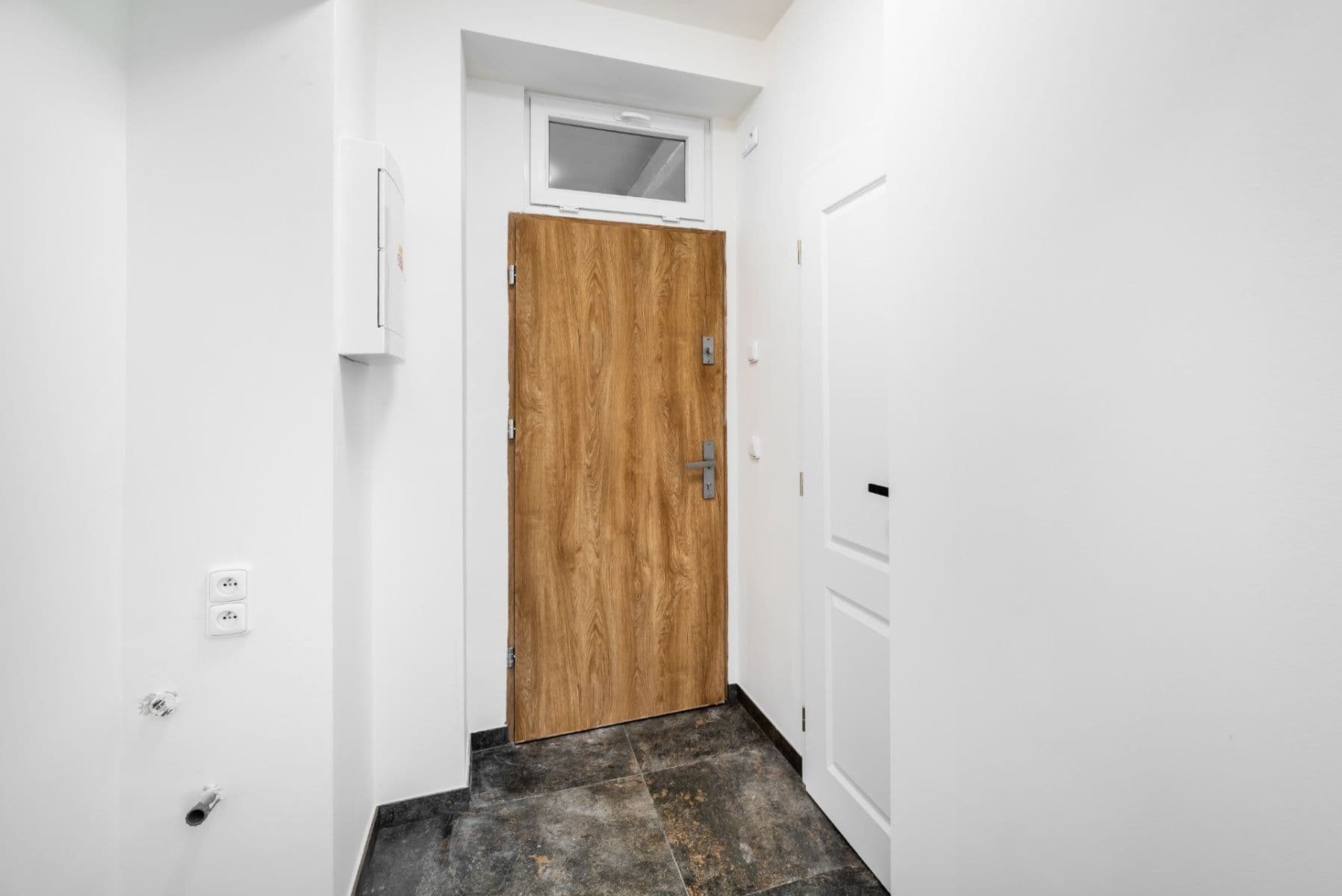 1 bedroom with open-plan kitchen flat for sale, 41 m², Nezamyslova, Prague, Prague 1 bedroom with open-plan kitchen flat for sale, 41 m², Nezamyslova, Prague, Prague