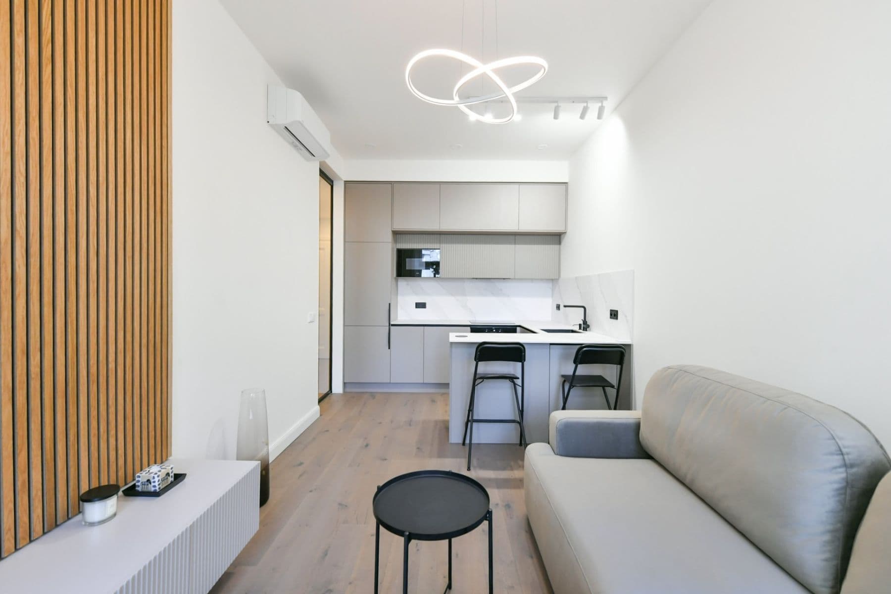 1 bedroom with open-plan kitchen flat to rent, 44 m², Na Spojce, Prague, Prague 1 bedroom with open-plan kitchen flat to rent, 44 m², Na Spojce, Prague, Prague