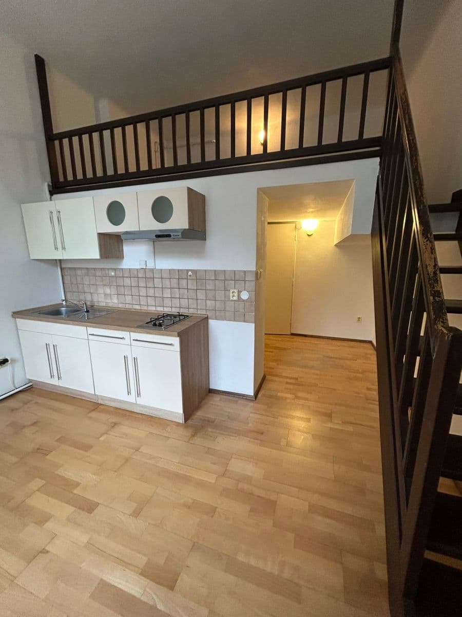 Studio flat for sale, 20 m², Nedvědovo náměstí, Prague, Prague Studio flat for sale, 20 m², Nedvědovo náměstí, Prague, Prague