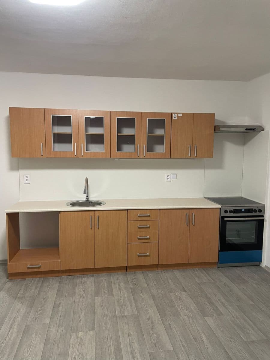 3 bedroom with open-plan kitchen flat to rent, 64 m², J. A. Komenského, Meziboří, Ústecký Region 3 bedroom with open-plan kitchen flat to rent, 64 m², J. A. Komenského, Meziboří, Ústecký Region