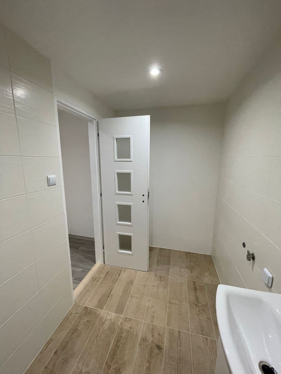 3 bedroom with open-plan kitchen flat to rent, 64 m², J. A. Komenského, Meziboří, Ústecký Region 3 bedroom with open-plan kitchen flat to rent, 64 m², J. A. Komenského, Meziboří, Ústecký Region