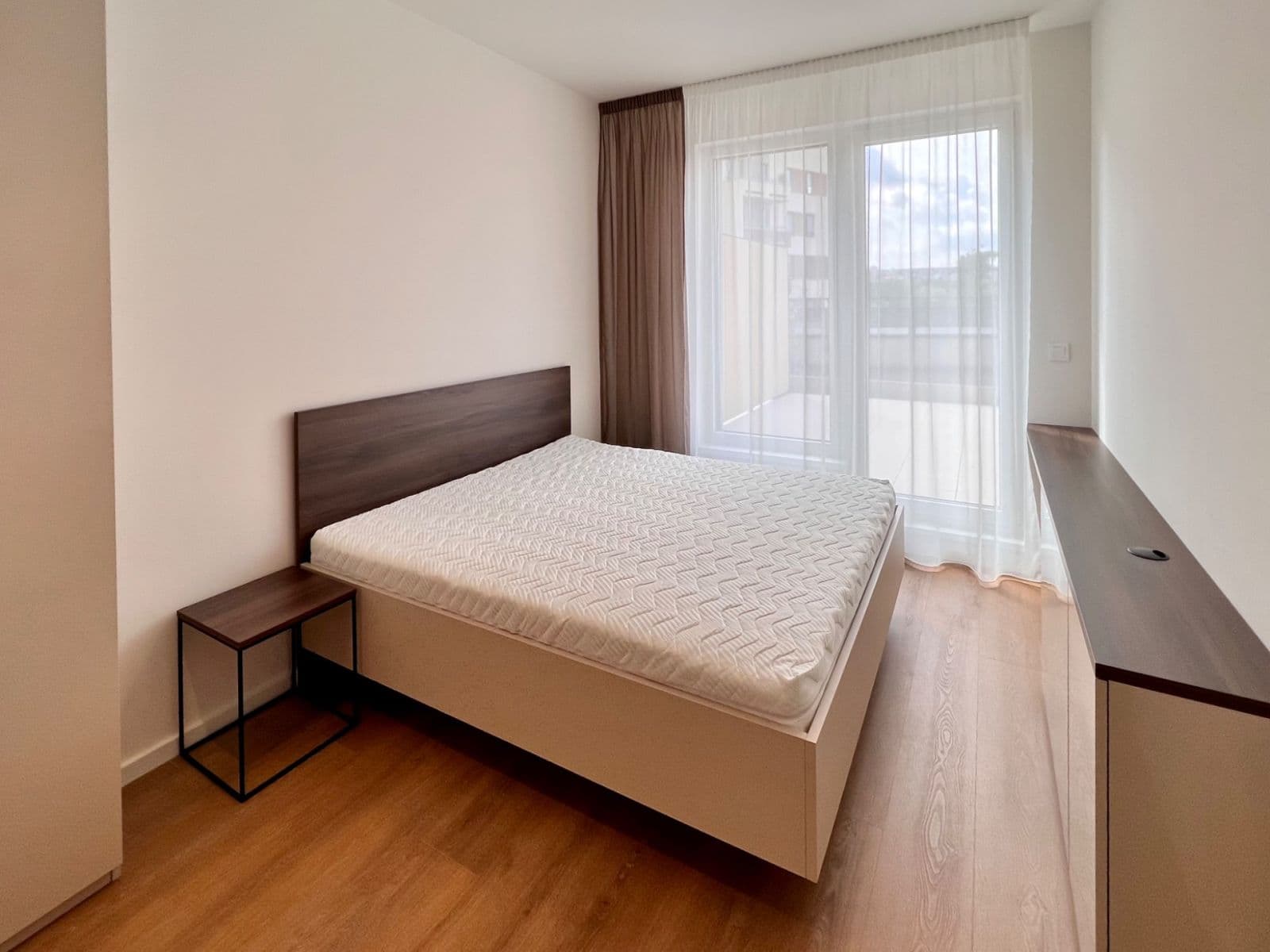 1 bedroom with open-plan kitchen flat to rent, 53 m², U Plynárny, Prague, Prague 1 bedroom with open-plan kitchen flat to rent, 53 m², U Plynárny, Prague, Prague