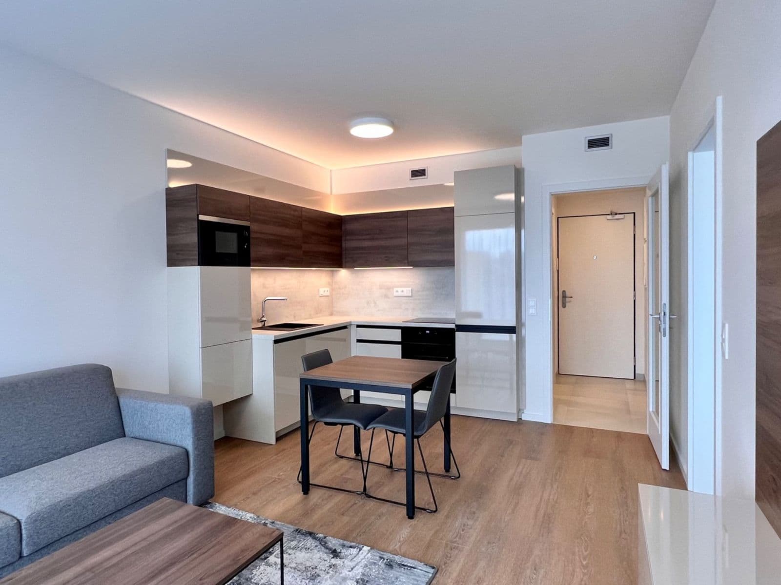 1 bedroom with open-plan kitchen flat to rent, 53 m², U Plynárny, Prague, Prague 1 bedroom with open-plan kitchen flat to rent, 53 m², U Plynárny, Prague, Prague